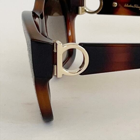 FERRAGAMO Womens SF1012S 53Mm Sunglasses Tortoise Gold Logo NEW - Picture 7 of 10